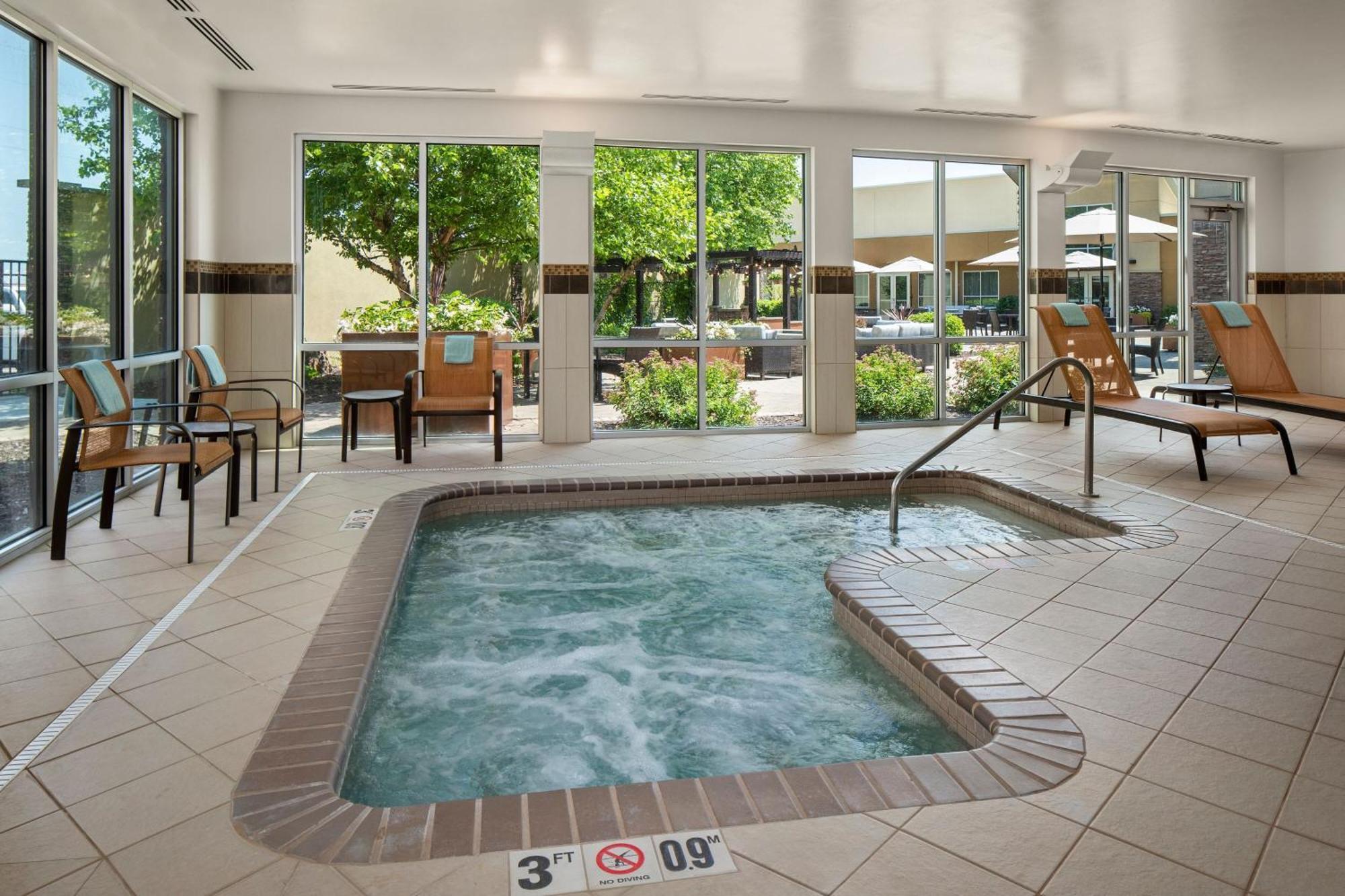 Courtyard Mankato Hotel & Event Center Exteriér fotografie