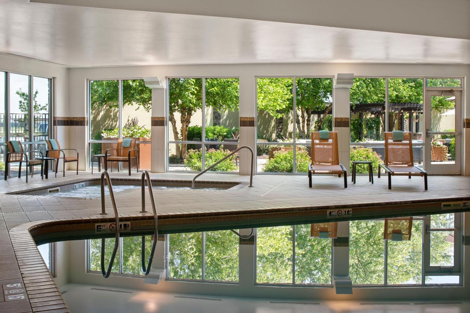 Courtyard Mankato Hotel & Event Center Exteriér fotografie
